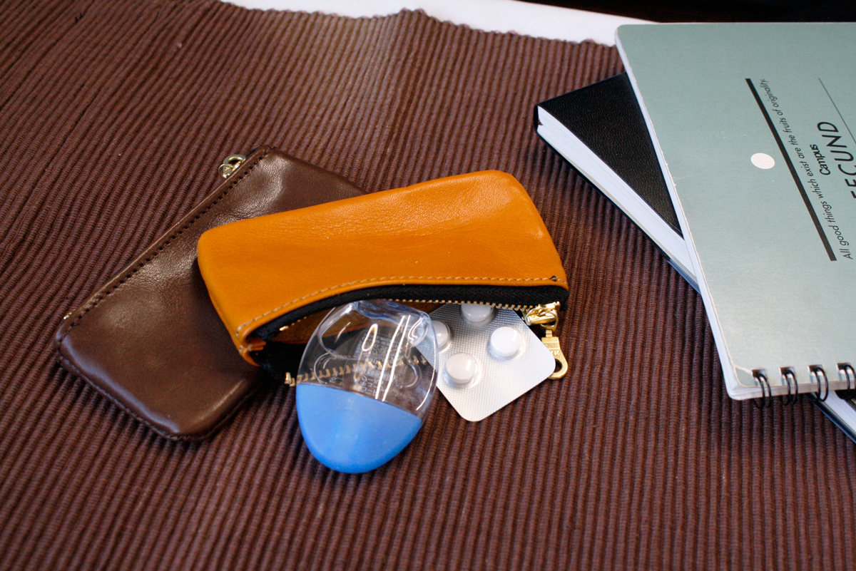 栃木レザー ポーチ型コインケース 牛革  革小物 本革 日本製 ベジタブル タンニン 鞣し サイズ6.5cm×11.5cm カジュアル ミニ 小銭入れ セカンド財布 ファッション小物 プレゼント ユニセックス