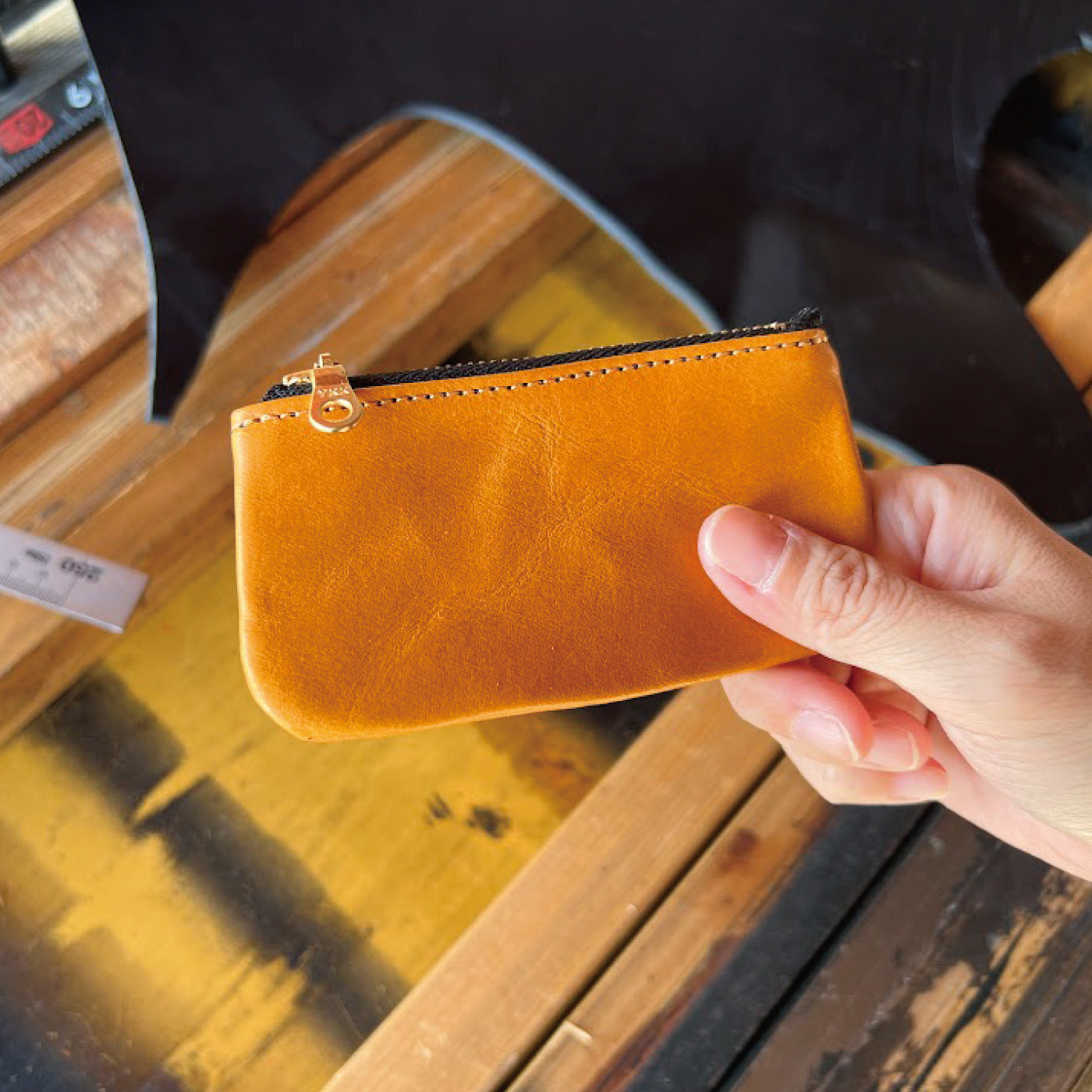 栃木レザー ポーチ型コインケース 牛革  革小物 本革 日本製 ベジタブル タンニン 鞣し サイズ6.5cm×11.5cm カジュアル ミニ 小銭入れ セカンド財布 ファッション小物 プレゼント ユニセックス