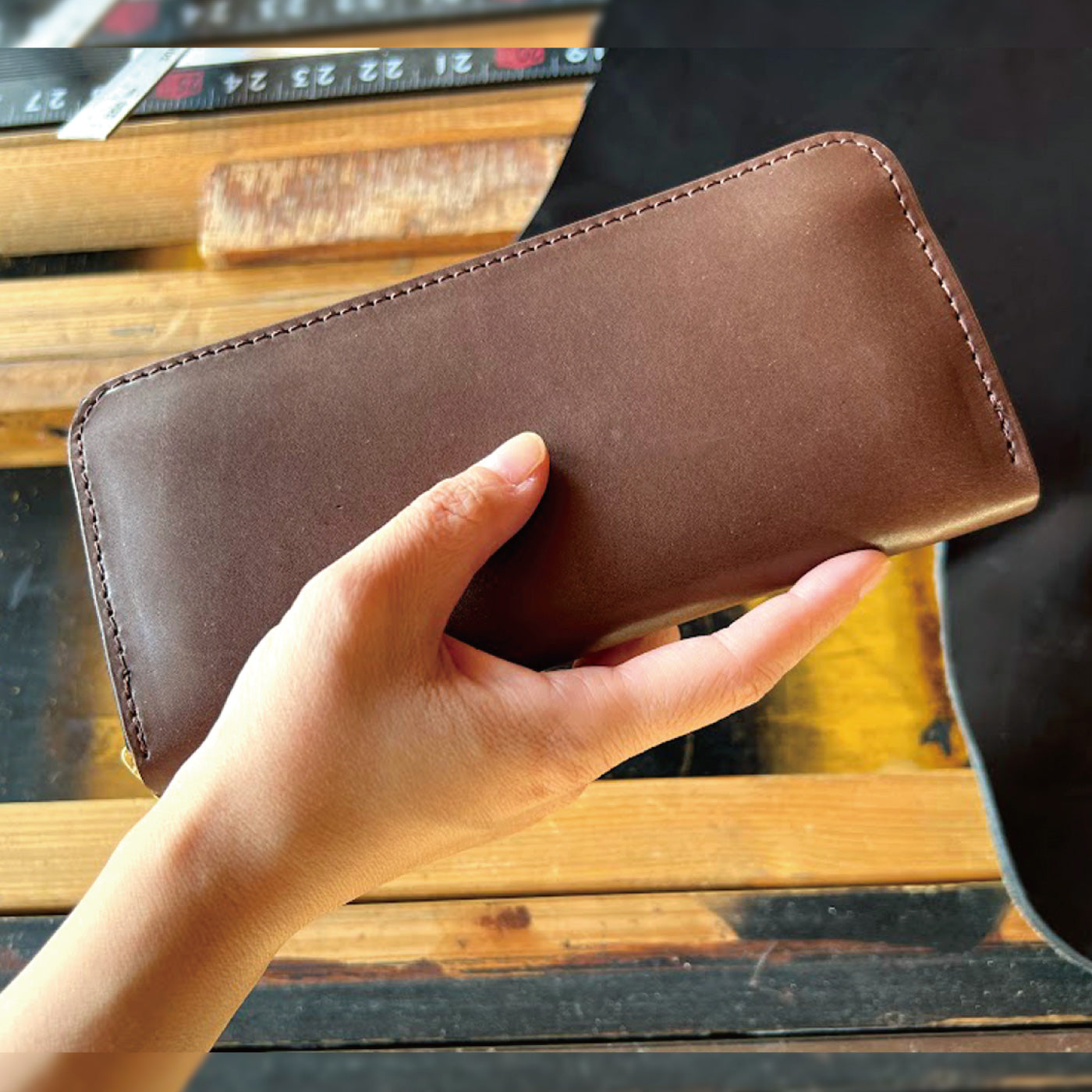 栃木レザー ラウンドファスナー長財布 牛革 革小物 本革 日本製 ベジタブル タンニン 鞣し サイズ20×9.5cm プレゼント ギフト ビジネス 収納 ロングウォレット ファッション小物