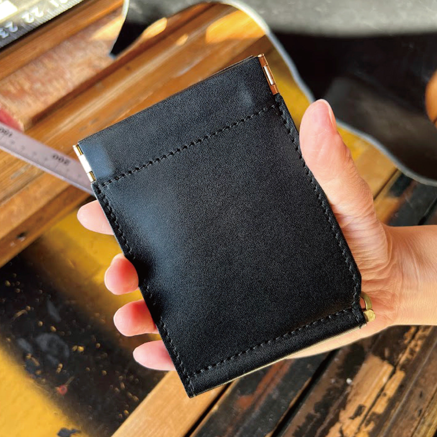 栃木レザー マネークリップ 財布 牛革 本革 革小物 日本製 ベジタブル タンニン 鞣し サイズ12.5×8.7cm ビジネス 収納力 コンパクト 財布 ファッション小物 プレゼント